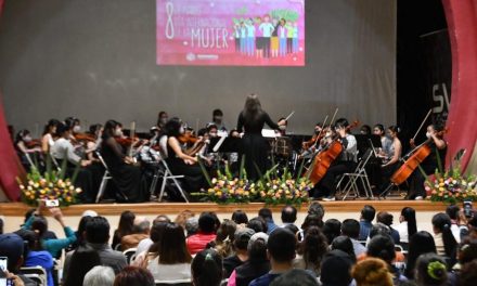 Orquesta femenil Matlalcueyetl ofreció concierto en Huamantla