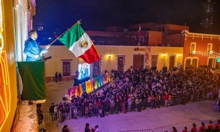 Familias huamantlecas vibran al grito de ¡Viva México!