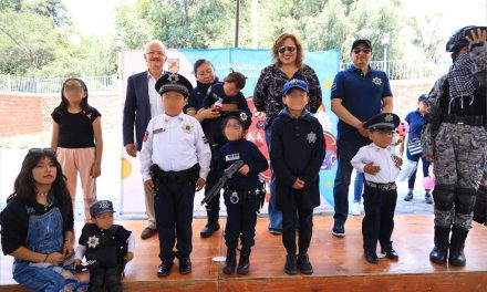 Ayuntamiento de Chiautempan celebra a hijos e hijas de policías en el marco del Día del Niño y la Niña