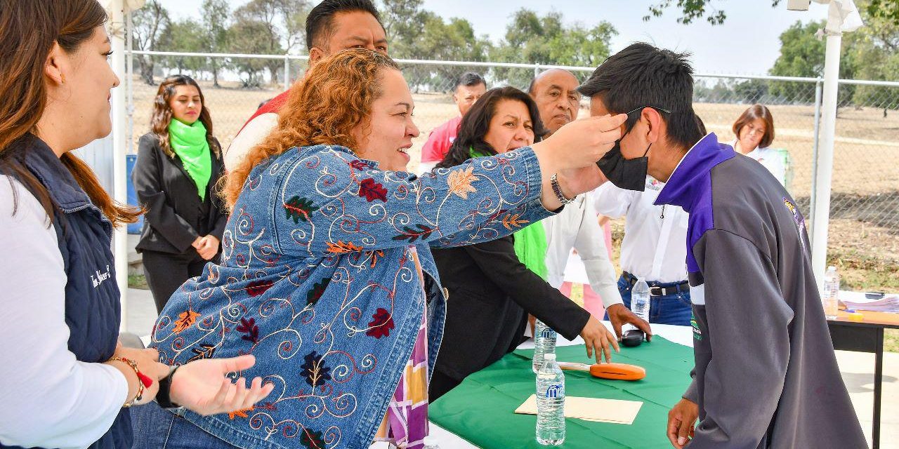 Entrega SMDIF Huamantla lentes gratuitos a estudiantes del Pueblo de San José Xicohténcatl
