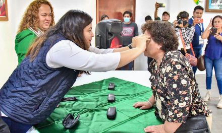 Entrega SMDIF Huamantla lentes gratuitos a ejidatarios del municipio