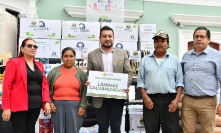 Beneficia ayuntamiento de Huamantla a comunidades e instituciones educativas con mega entrega de apoyos