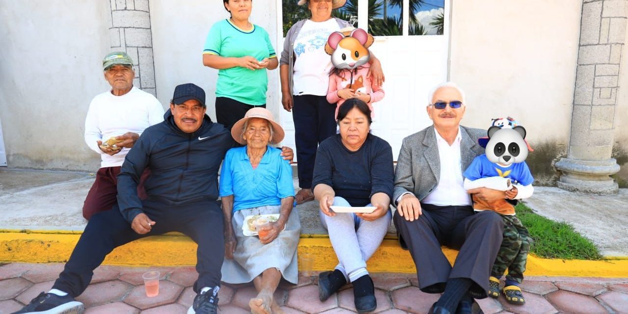 Entrega presidente de Chiautempan bulevar San Juan de las Flores en Cuahuixmatlac