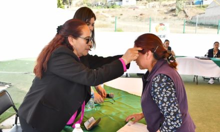 Beneficia SMDIF de Huamantla a 40 familias con la entrega de lentes gratuitos