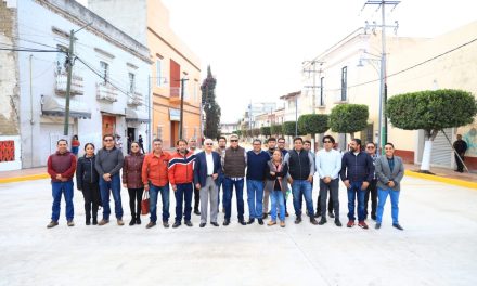 El Ayuntamiento de Chiautempan concluye y entrega obra de pavimentación en Calle Bernardo Picazo