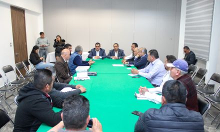 Reciben Diputados a una comisión de representantes del sector de transporte público del Estado de Tlaxcala